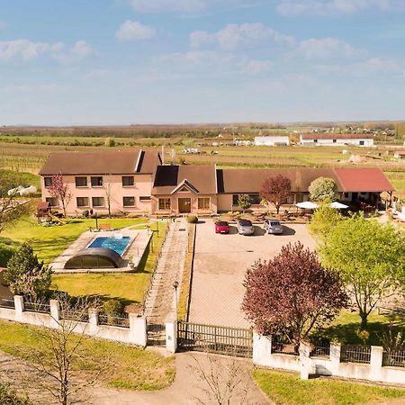 Resort Kovacs Novosedly  Екстериор снимка