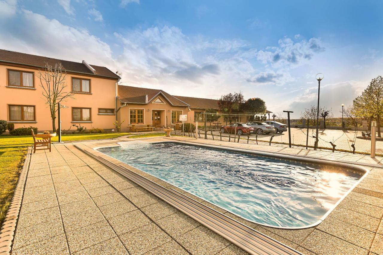 Resort Kovacs Novosedly  Екстериор снимка