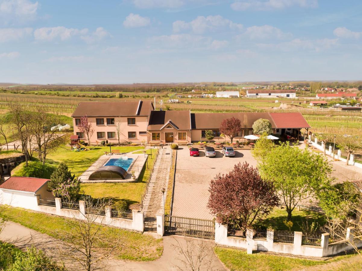 Resort Kovacs Novosedly  Екстериор снимка