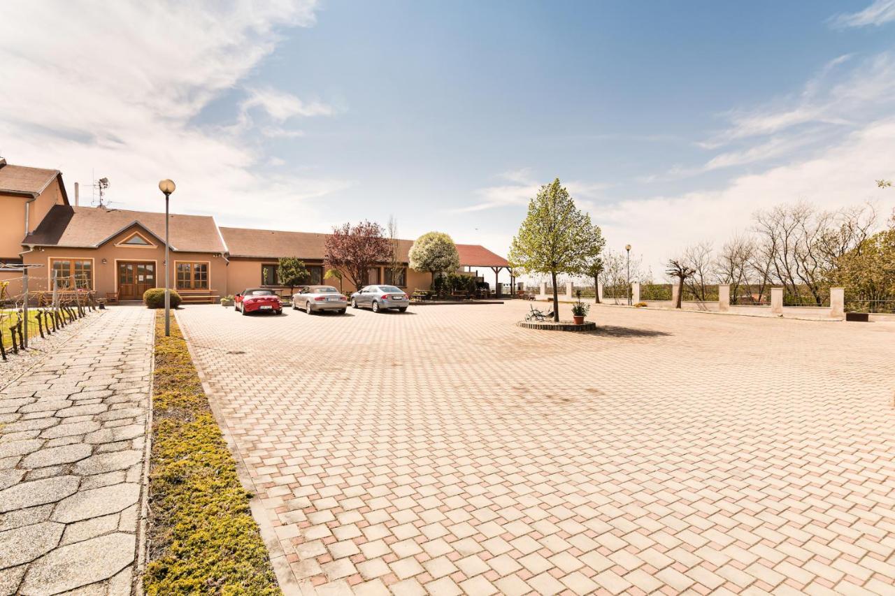 Resort Kovacs Novosedly  Екстериор снимка